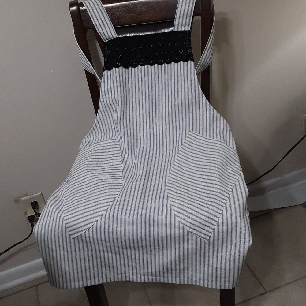Cross Back Apron